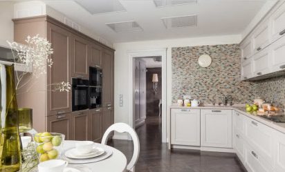 Отделка стен на кухне: 205+ Фото Вариантов (панели, ламинат, штукатурка). Как сочетать практичность с эстетикой?