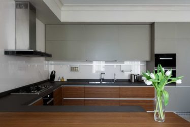 Отделка стен на кухне: 205+ Фото Вариантов (панели, ламинат, штукатурка). Как сочетать практичность с эстетикой?