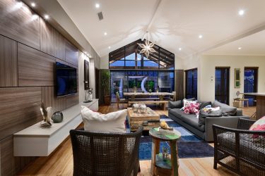 Полка для телевизора на стену (295+ Фото): Нюансы оформления (навесная, угловая, стеклянная)