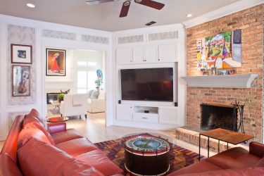 Полка для телевизора на стену (295+ Фото): Нюансы оформления (навесная, угловая, стеклянная)