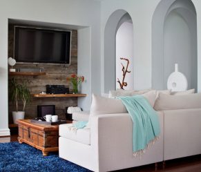 Полка для телевизора на стену (295+ Фото): Нюансы оформления (навесная, угловая, стеклянная)