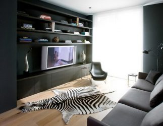 Полка для телевизора на стену (295+ Фото): Нюансы оформления (навесная, угловая, стеклянная)