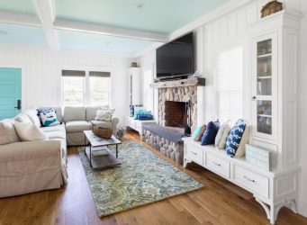 Полка для телевизора на стену (295+ Фото): Нюансы оформления (навесная, угловая, стеклянная)