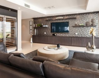 Полка для телевизора на стену (295+ Фото): Нюансы оформления (навесная, угловая, стеклянная)