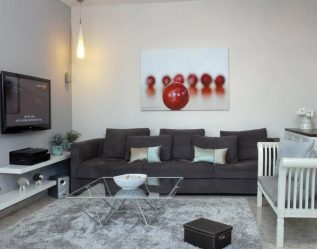 Полка для телевизора на стену (295+ Фото): Нюансы оформления (навесная, угловая, стеклянная)