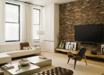 Полка для телевизора на стену (295+ Фото): Нюансы оформления (навесная, угловая, стеклянная)