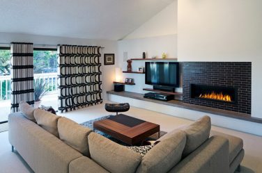 Полка для телевизора на стену (295+ Фото): Нюансы оформления (навесная, угловая, стеклянная)