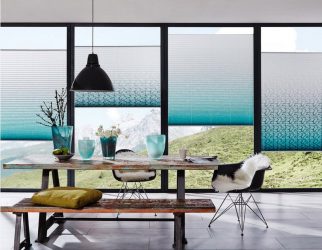 Рольшторы на пластиковые и деревянные окна: Как выбрать и повесить? 220+ (Фото) в Интерьере кухни, спальни, балкона