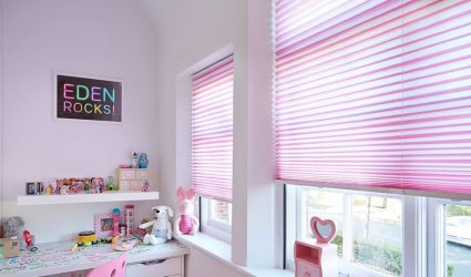 Рольшторы на пластиковые и деревянные окна: Как выбрать и повесить? 220+ (Фото) в Интерьере кухни, спальни, балкона