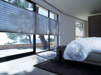 Рольшторы на пластиковые и деревянные окна: Как выбрать и повесить? 220+ (Фото) в Интерьере кухни, спальни, балкона