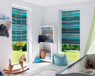 Рольшторы на пластиковые и деревянные окна: Как выбрать и повесить? 220+ (Фото) в Интерьере кухни, спальни, балкона