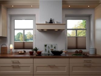 Рольшторы на пластиковые и деревянные окна: Как выбрать и повесить? 220+ (Фото) в Интерьере кухни, спальни, балкона