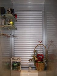 Рольставни в туалет — Выбор современного человека. 70+ (Фото) вариантов и нюансы их установки