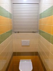 Рольставни в туалет — Выбор современного человека. 70+ (Фото) вариантов и нюансы их установки