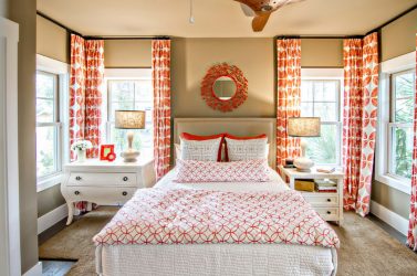 Шторы на балконную дверь: Современные варианты оформления окон