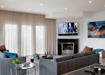 Шторы на балконную дверь: Современные варианты оформления окон