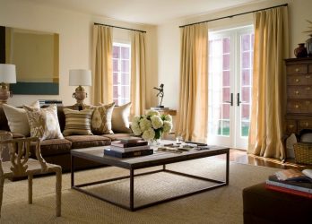 Шторы на балконную дверь: Современные варианты оформления окон