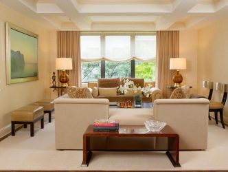 Шторы на балконную дверь: Современные варианты оформления окон