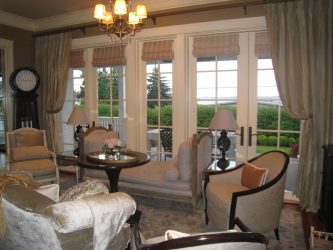 Шторы на балконную дверь: Современные варианты оформления окон