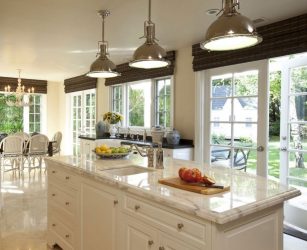 Шторы на балконную дверь: Современные варианты оформления окон