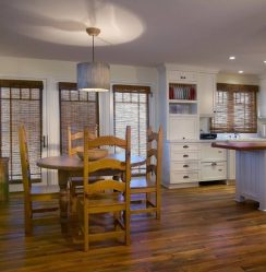 Шторы на балконную дверь: Современные варианты оформления окон