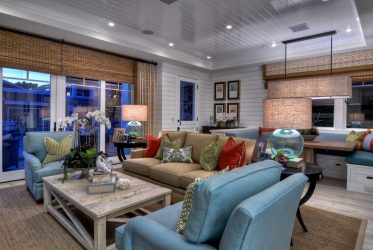 Шторы на балконную дверь: Современные варианты оформления окон