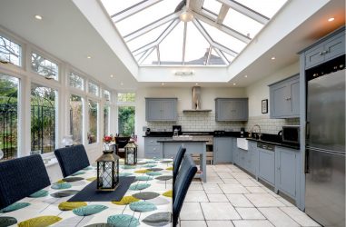 Экспериментируем со скатертями на стол: 265+ Фото Красивых и современных вариантов (силиконовая, прозрачная, ажурная)