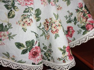 Экспериментируем со скатертями на стол: 265+ Фото Красивых и современных вариантов (силиконовая, прозрачная, ажурная)