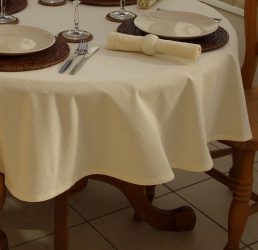 Экспериментируем со скатертями на стол: 265+ Фото Красивых и современных вариантов (силиконовая, прозрачная, ажурная)