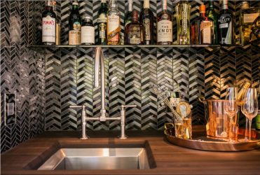 Стеклянные фартуки, скинали для кухни – Подборка идей и гид по стилю (140+ Фото)