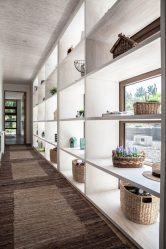 Стеллажи для комнат различной функциональности: 220+Фото Удобных зонирований для детской, гостиной