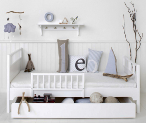 Стеллажи для комнат различной функциональности: 220+Фото Удобных зонирований для детской, гостиной