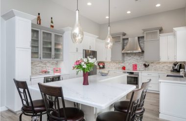 Столешница из камня — меняем интерьер кухни. Особенности применения