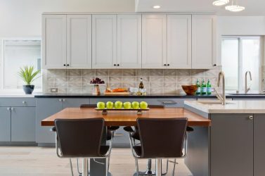 Столешница из камня — меняем интерьер кухни. Особенности применения