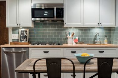 Столешница из камня — меняем интерьер кухни. Особенности применения