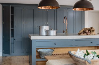 Столешница из камня — меняем интерьер кухни. Особенности применения