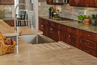 Столешница из камня — меняем интерьер кухни. Особенности применения