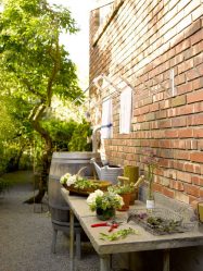 85+ Фото Приспособлений для Сушки белья на балконе своими руками: Вешалка, Лианы, Веревки. Какой Вариант выбрать?