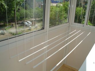 85+ Фото Приспособлений для Сушки белья на балконе своими руками: Вешалка, Лианы, Веревки. Какой Вариант выбрать?