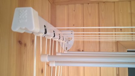 85+ Фото Приспособлений для Сушки белья на балконе своими руками: Вешалка, Лианы, Веревки. Какой Вариант выбрать?