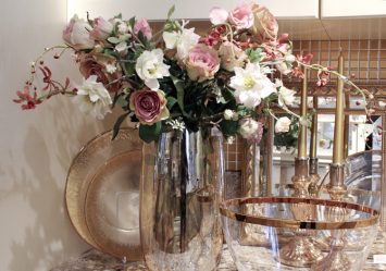 Цветы в интерьере: 175+ (Фото) Красивых сочетаний (в гостиной, спальне, на кухне)