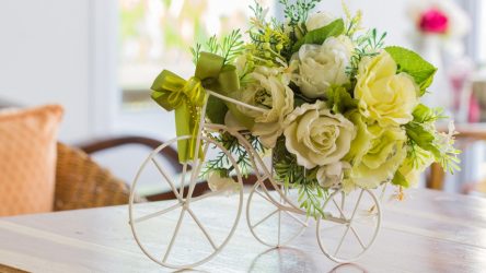 Цветы в интерьере: 175+ (Фото) Красивых сочетаний (в гостиной, спальне, на кухне)