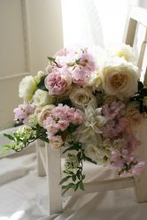 Цветы в интерьере: 175+ (Фото) Красивых сочетаний (в гостиной, спальне, на кухне)