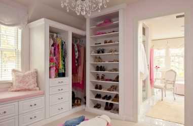 Угловой Шкаф-купе в современную спальню: от маленьких до больших. Каким может быть его наполнение?