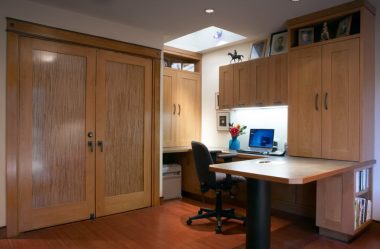 Угловой Шкаф-купе в современную спальню: от маленьких до больших. Каким может быть его наполнение?