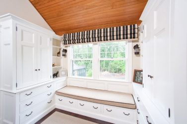 Угловой Шкаф-купе в современную спальню: от маленьких до больших. Каким может быть его наполнение?