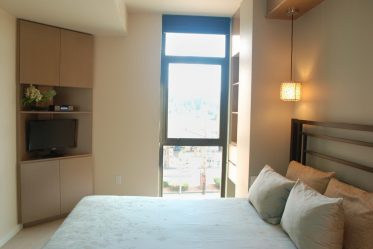 Угловой Шкаф-купе в современную спальню: от маленьких до больших. Каким может быть его наполнение?