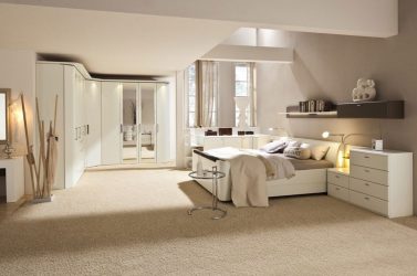 Угловой Шкаф-купе в современную спальню: от маленьких до больших. Каким может быть его наполнение?
