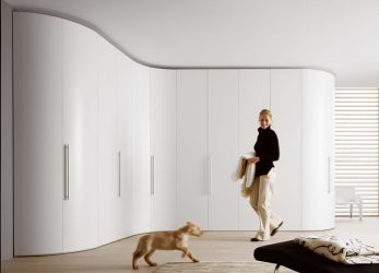 Угловой Шкаф-купе в современную спальню: от маленьких до больших. Каким может быть его наполнение?