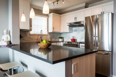 Узкая и длинная Кухня — Как оформить? Нюансы и хитрости для маленького интерьера (175+ Фото)